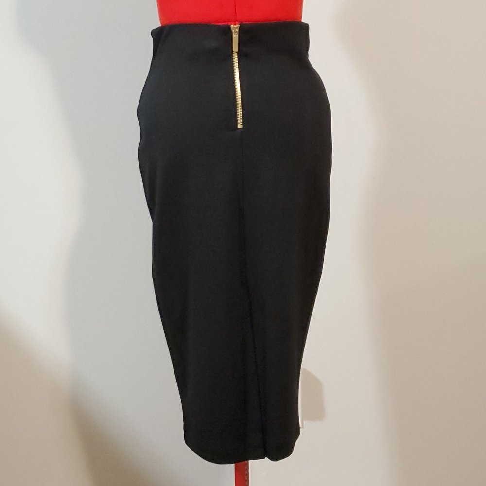 “H&M” Black Pencil Skirt w/ Gold Zipper – Size S
